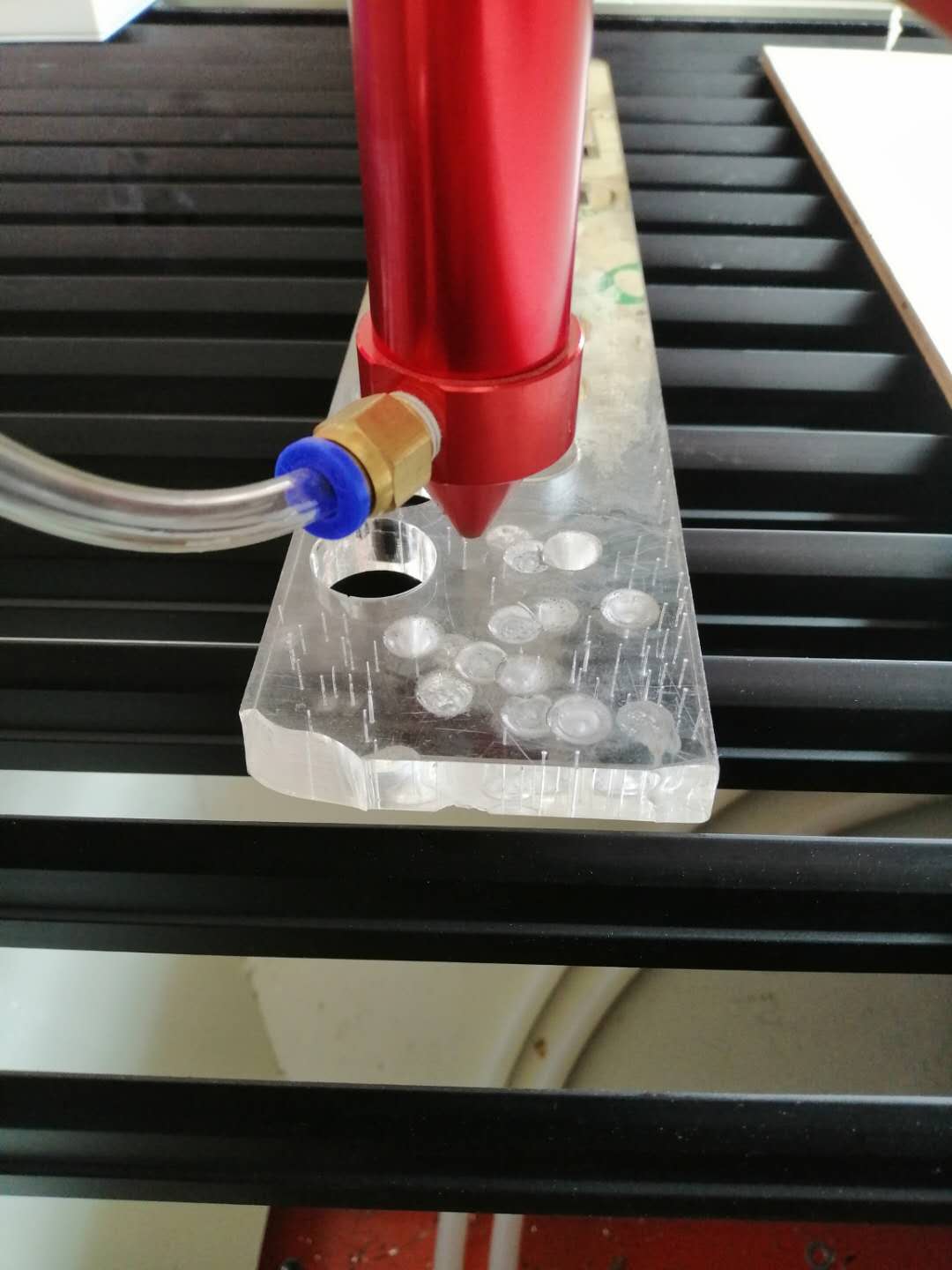 亞加力激光切割雕刻機有哪些機型規(guī)格！