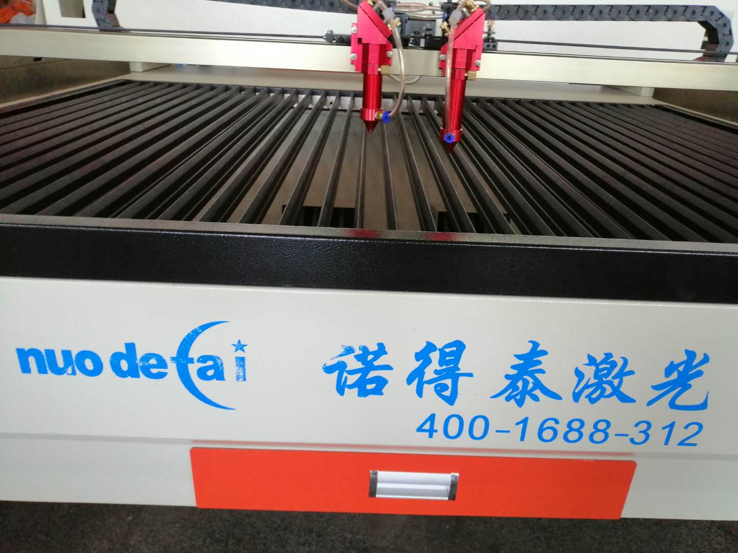 服裝面料鏤空用于激光切割機(jī)加工具有哪些的優(yōu)點(diǎn)？