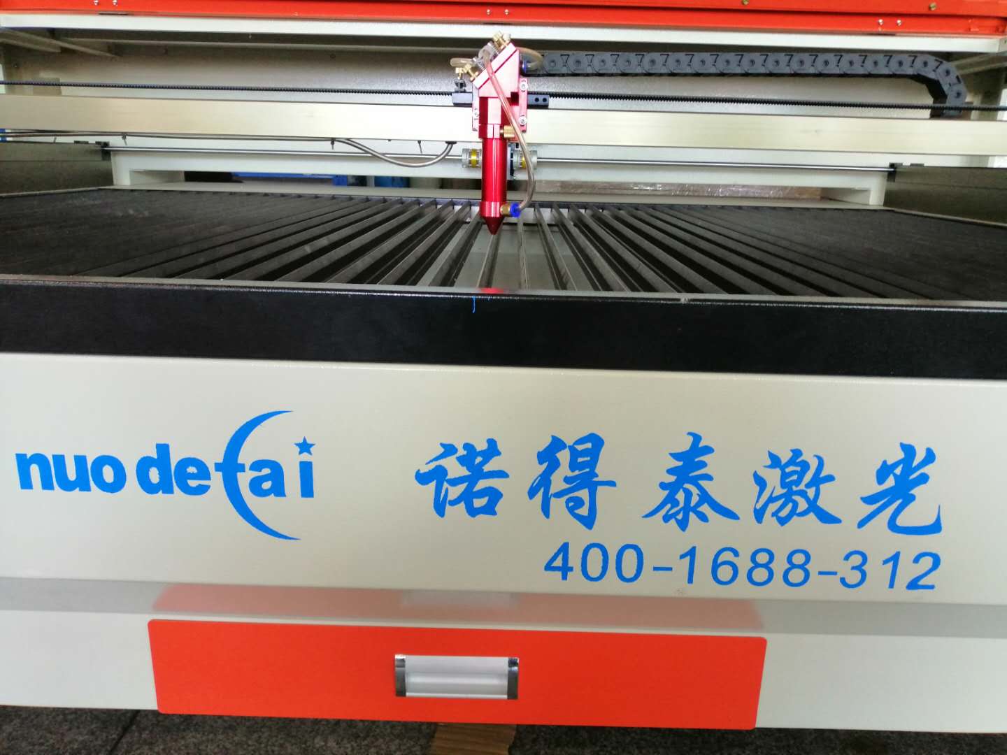 單頭與雙頭激光切割機(jī)有什么區(qū)別，該怎么選擇