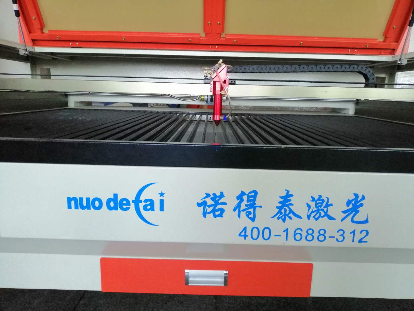 箱包皮革材料激光切割機(jī)價格，生產(chǎn)廠家！