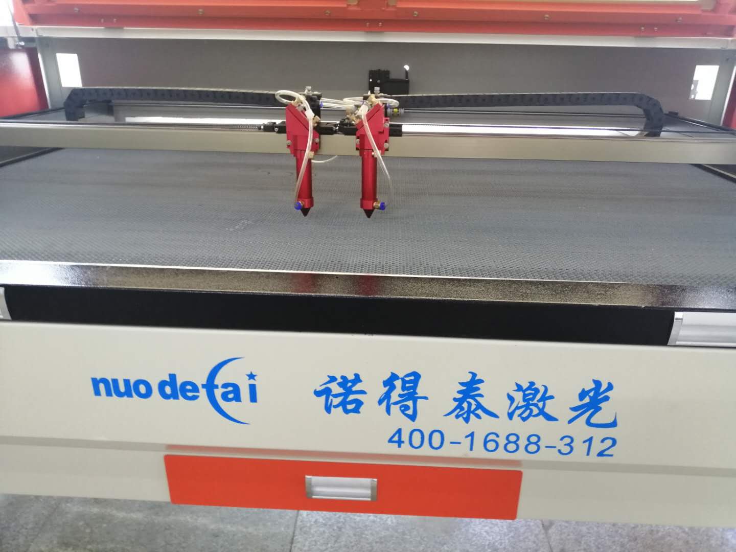 買一臺布料激光切割機(jī)來加工一個小時利潤有多少？