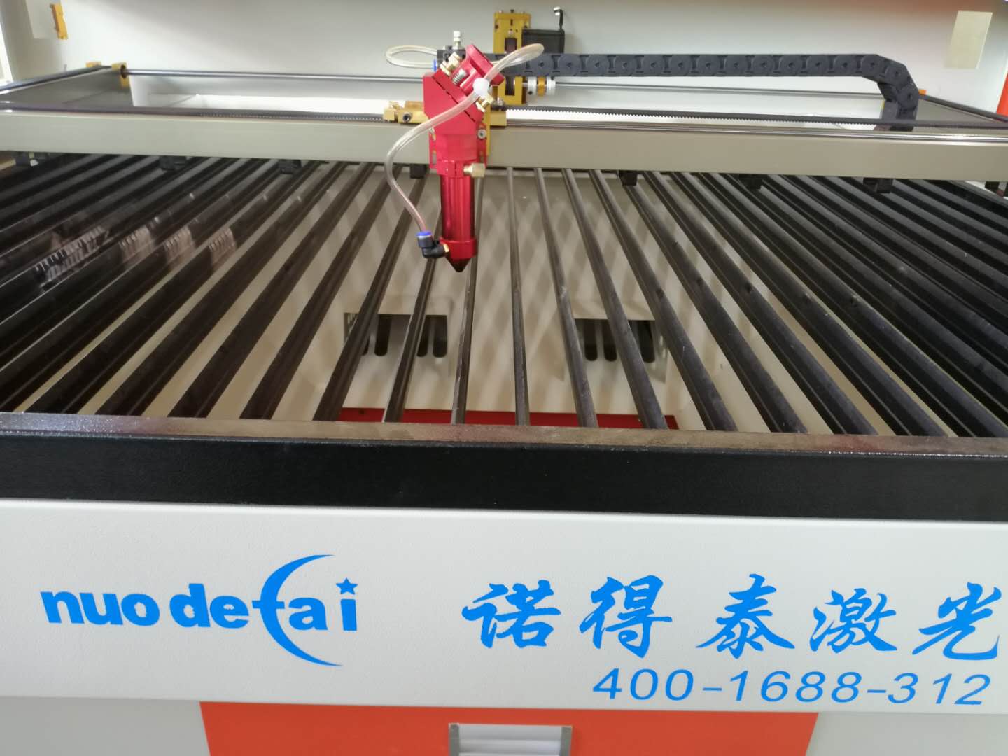 隨著激光切割機價格大跌，也使得應用的客戶越來越多！