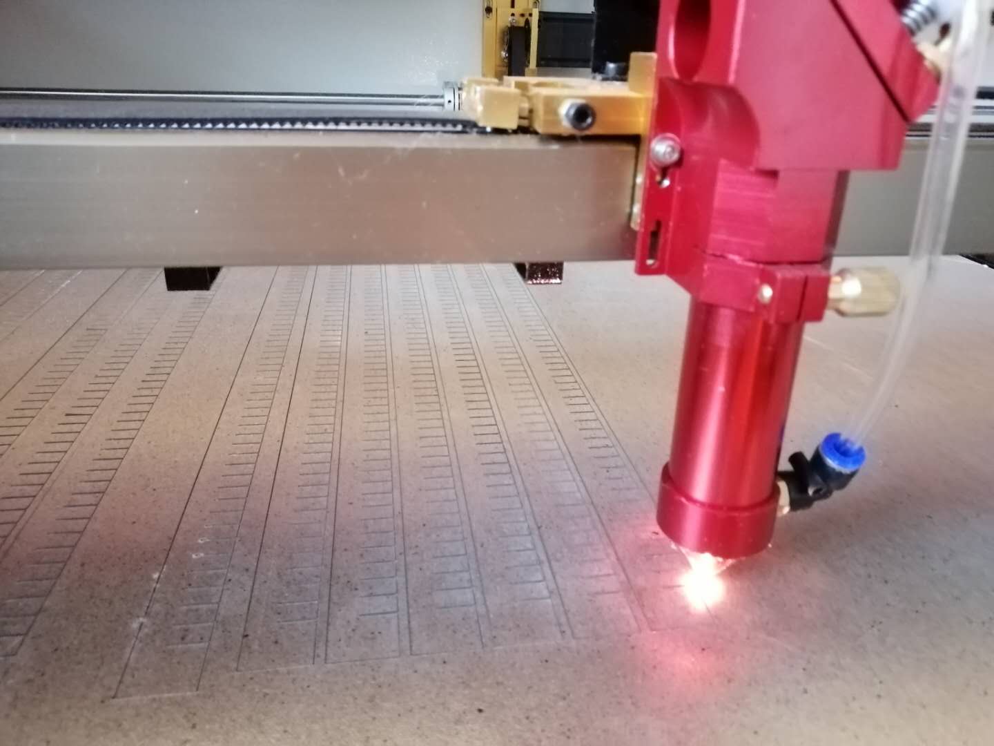 竹制品使用激光切割機(jī)雕刻操作流程是怎么樣的？